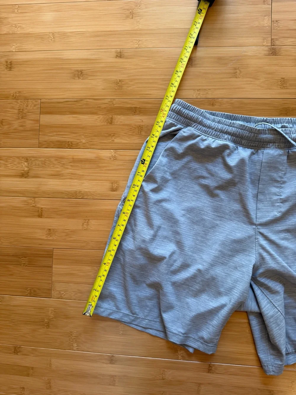 Lululemon Men’s Textured Tech Shorts – Gray